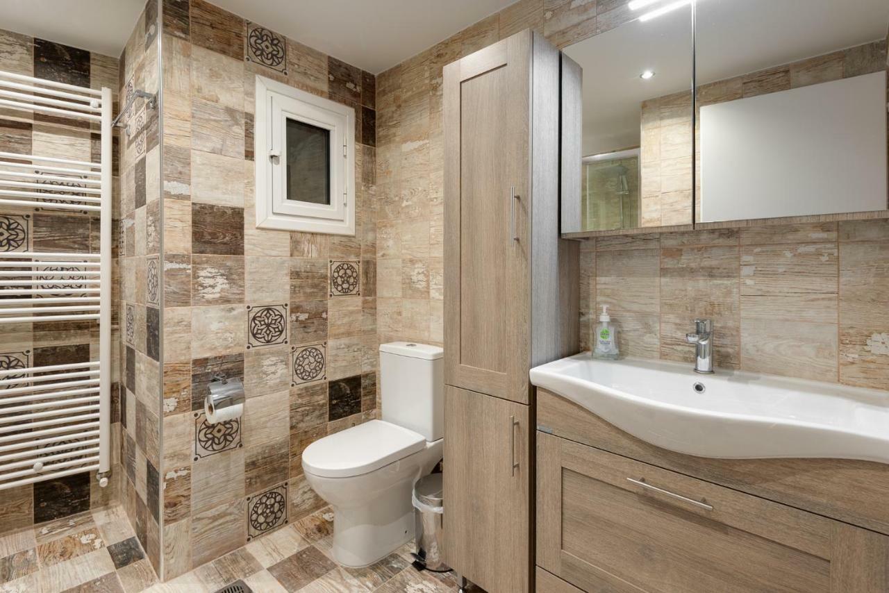 Brand-New Modern Flat In Heart Of City سالونيك المظهر الخارجي الصورة