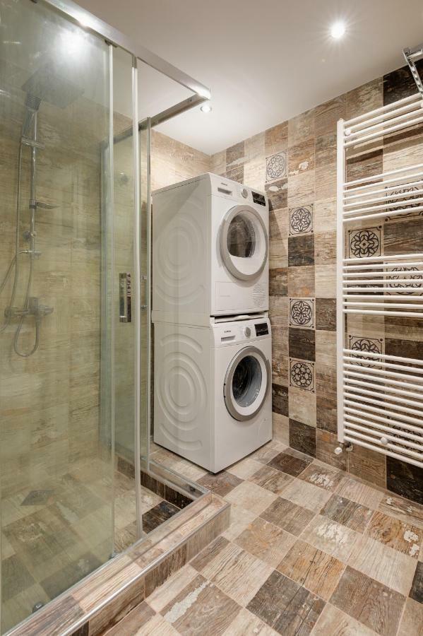 Brand-New Modern Flat In Heart Of City سالونيك المظهر الخارجي الصورة