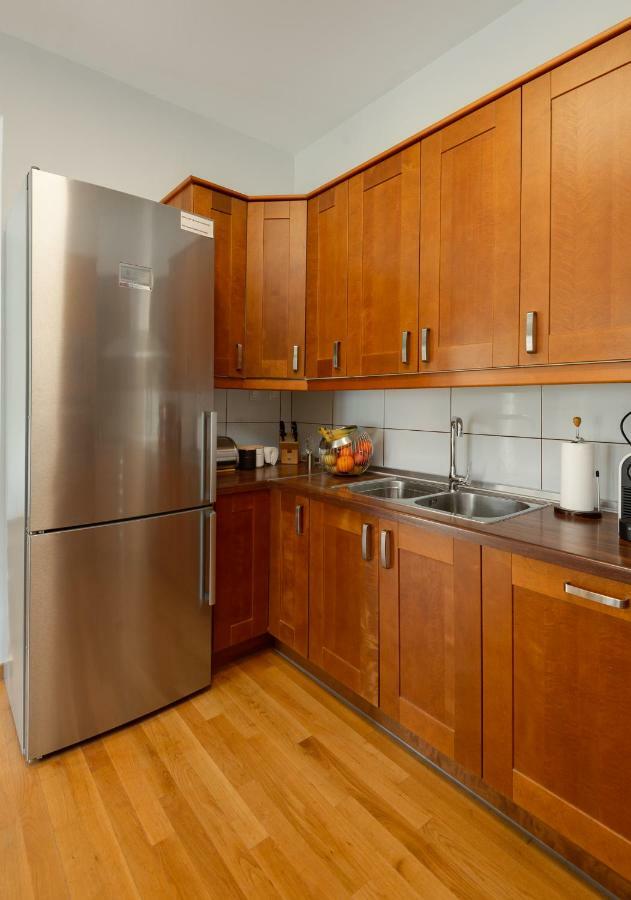 Brand-New Modern Flat In Heart Of City سالونيك المظهر الخارجي الصورة